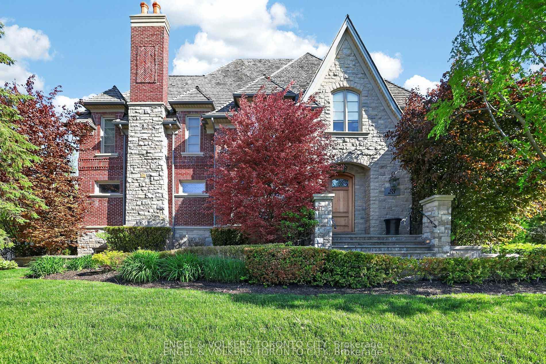 Photo 3 of 28 Long Hill Drive, Richmond Hill, Jefferson — HOMEH