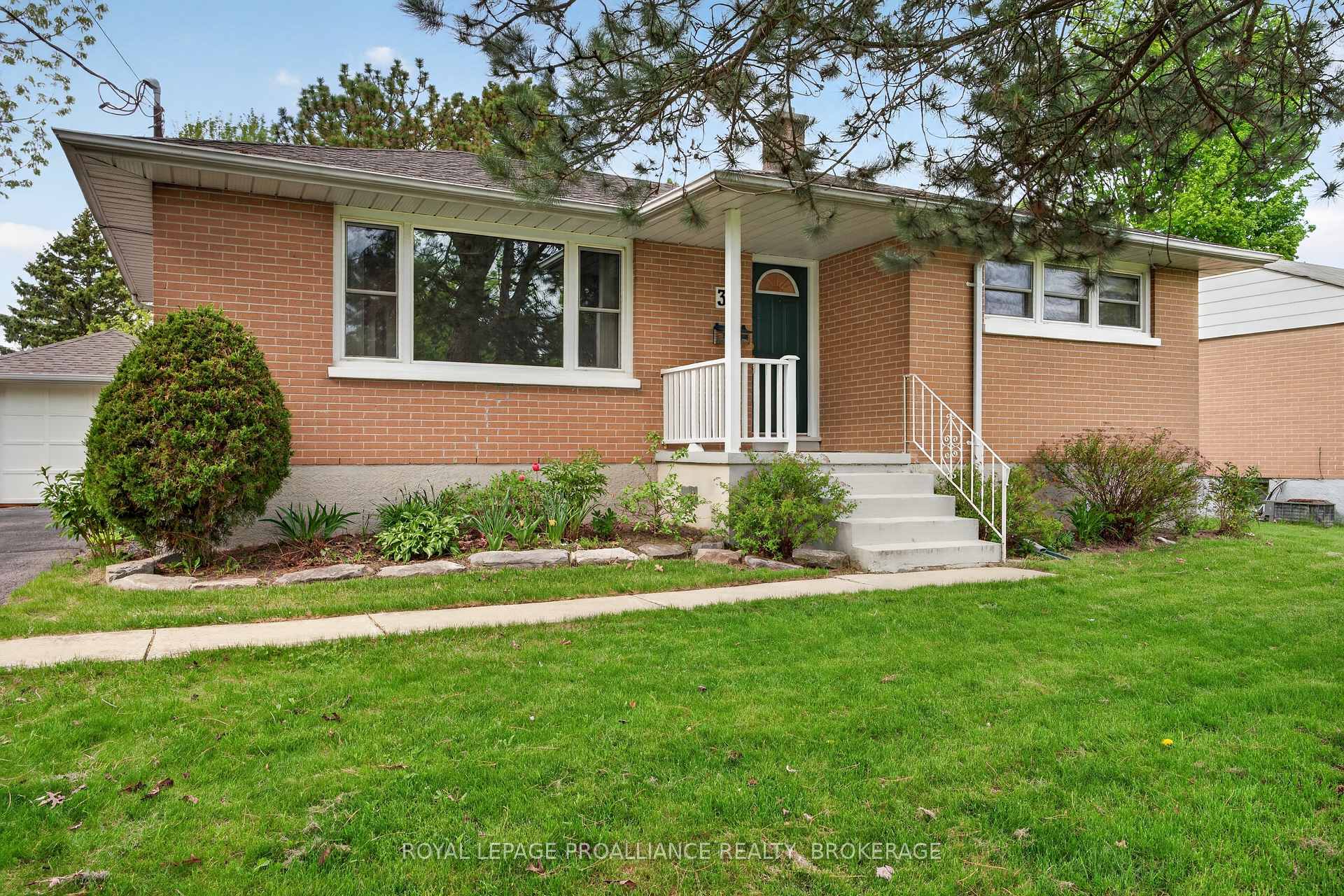 Photo 1 of 32 Lennox Street, Kingston, City SouthWest — HOMEH