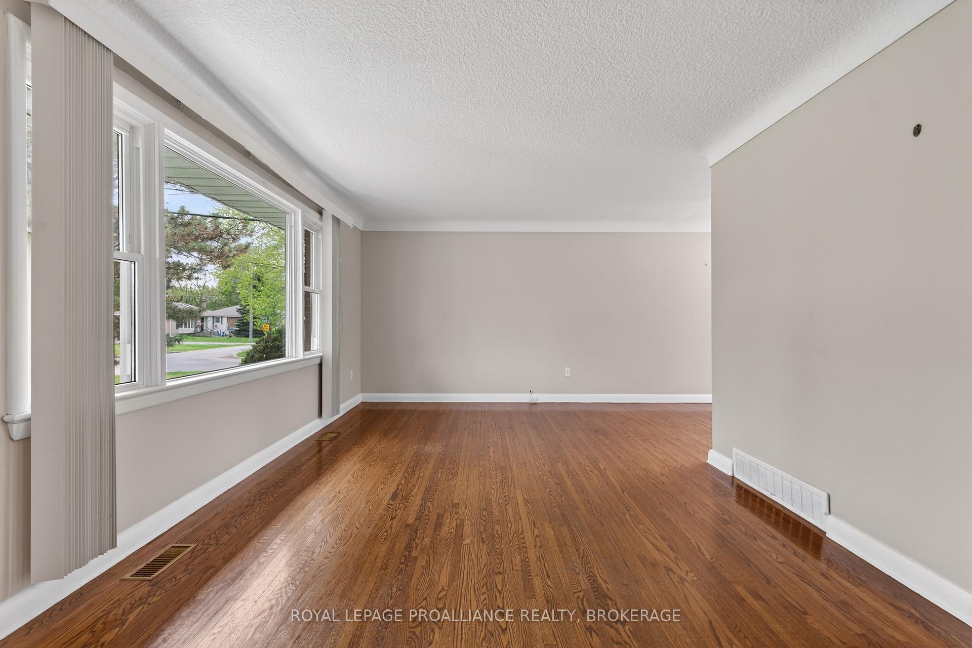 Photo 4 of 32 Lennox Street, Kingston, City SouthWest — HOMEH