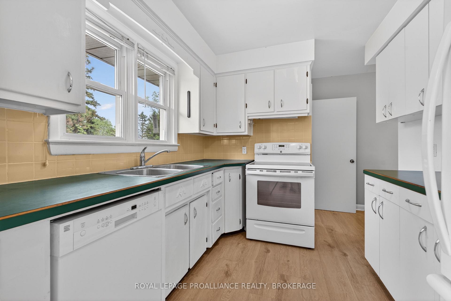Photo 12 of 32 Lennox Street, Kingston, City SouthWest — HOMEH