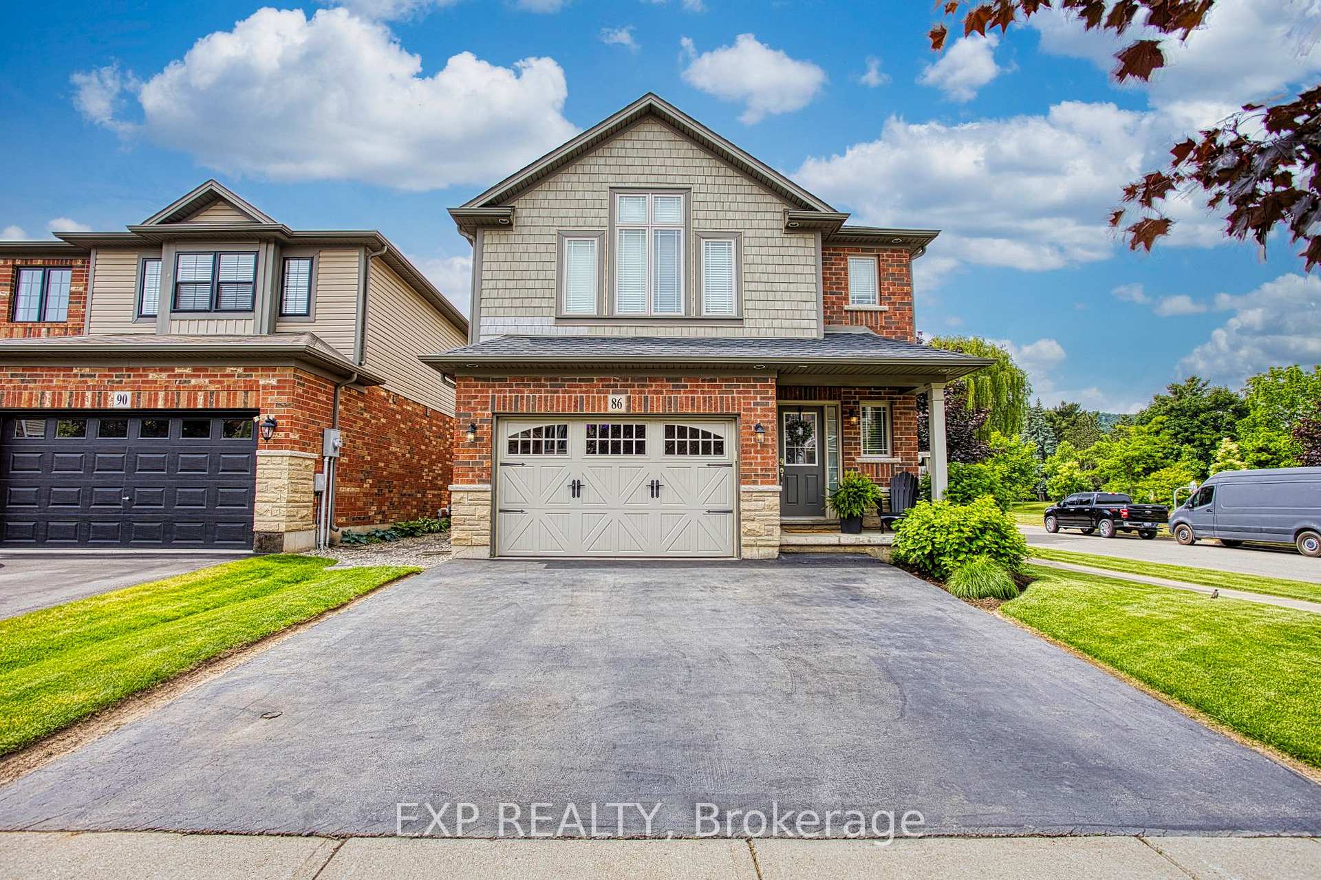 Photo 2 of 86 Willow Lane, Grimsby, Grimsby West — HOMEH