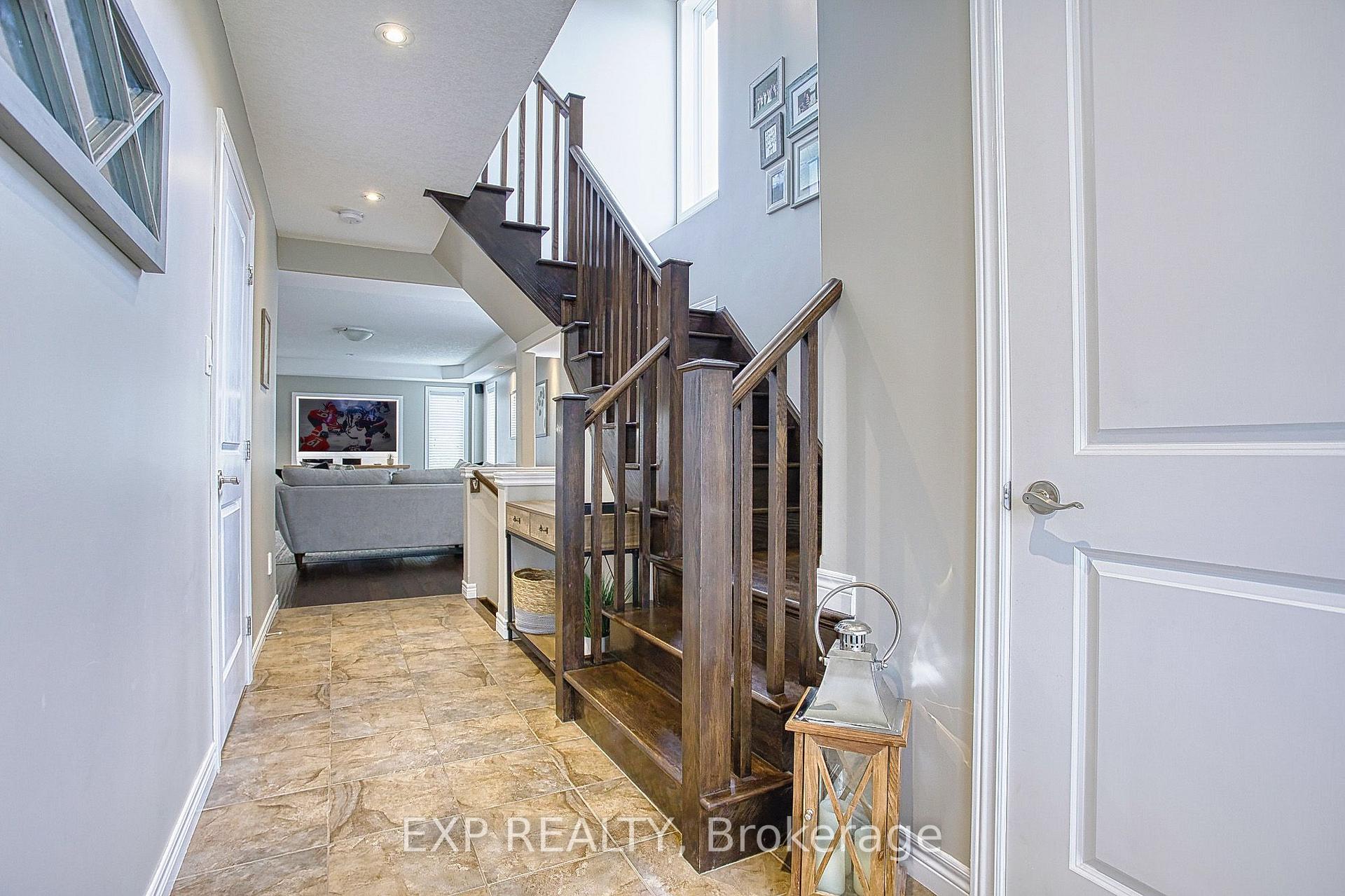 Photo 5 of 86 Willow Lane, Grimsby, Grimsby West — HOMEH