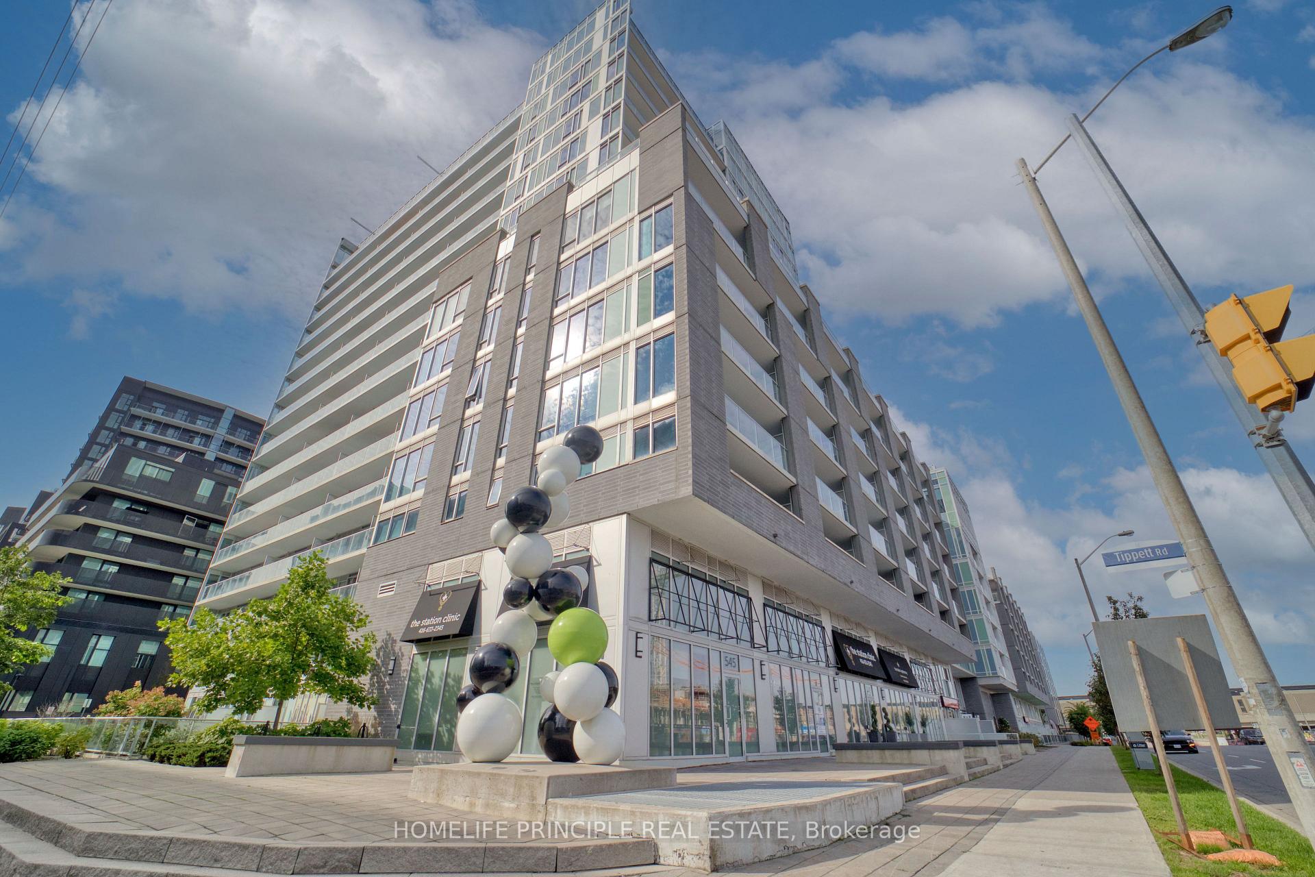 Front of Unit 507W, 565 Wilson Avenue