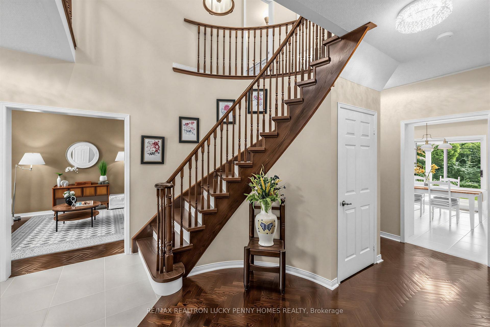 Photo 6 of 71 Fawnbrook Circle, Markham, Unionville — HOMEH