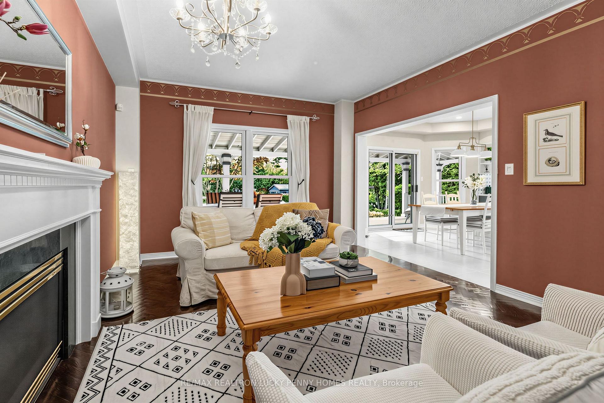 Photo 11 of 71 Fawnbrook Circle, Markham, Unionville — HOMEH
