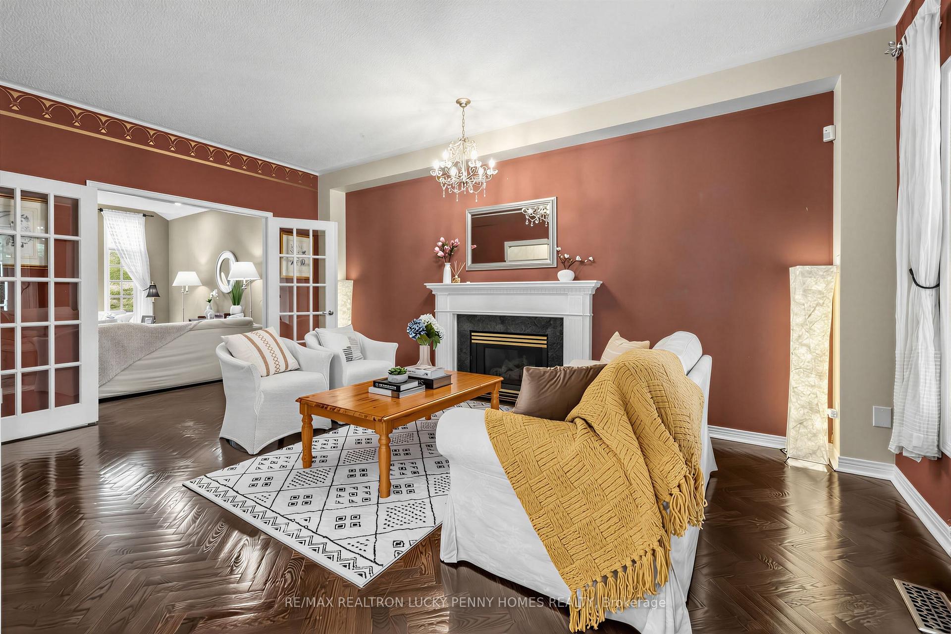 Photo 12 of 71 Fawnbrook Circle, Markham, Unionville — HOMEH