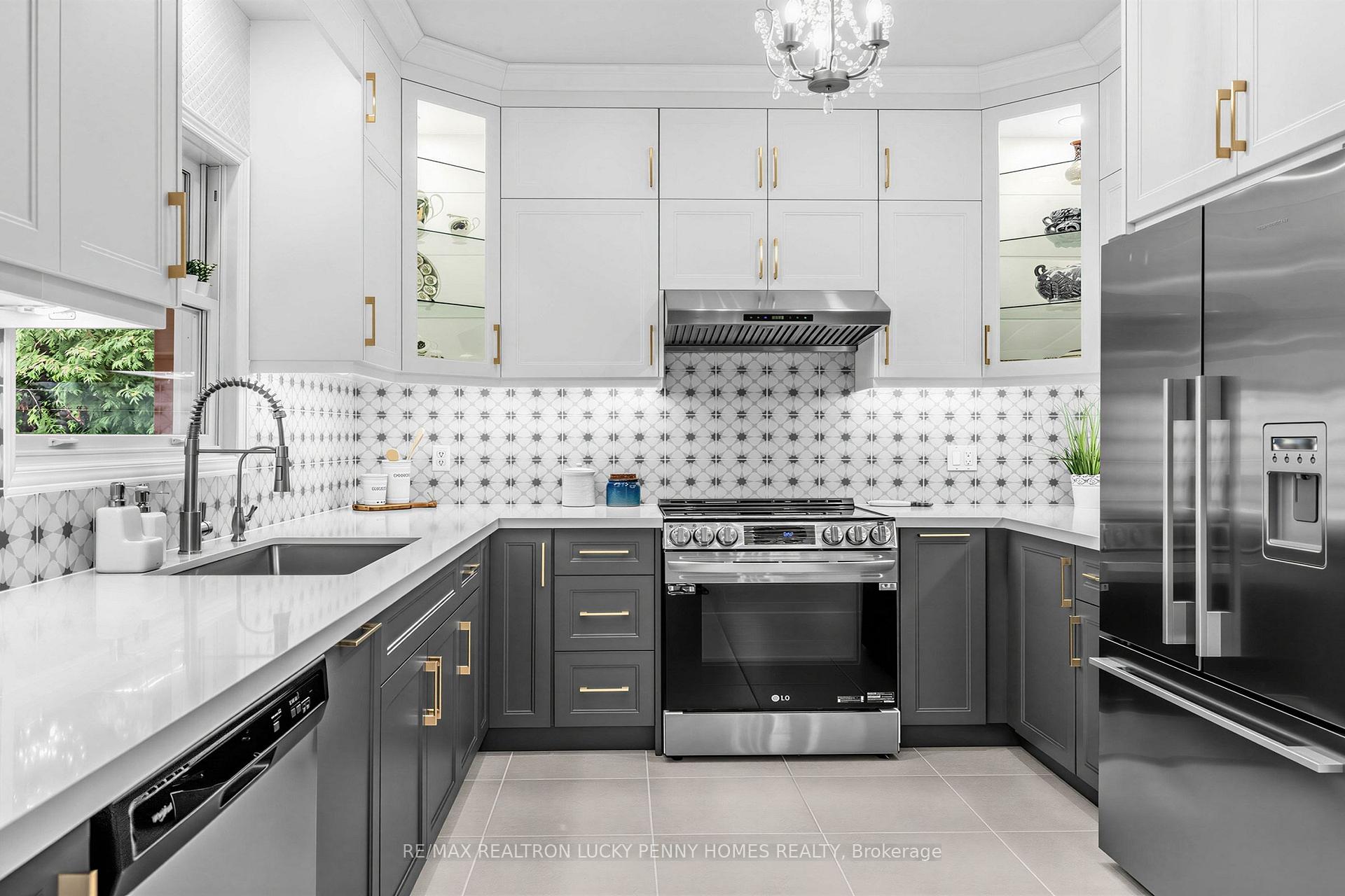 Photo 16 of 71 Fawnbrook Circle, Markham, Unionville — HOMEH