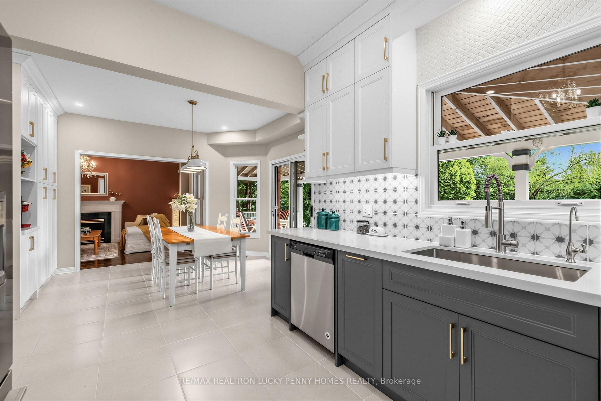 Photo 17 of 71 Fawnbrook Circle, Markham, Unionville — HOMEH