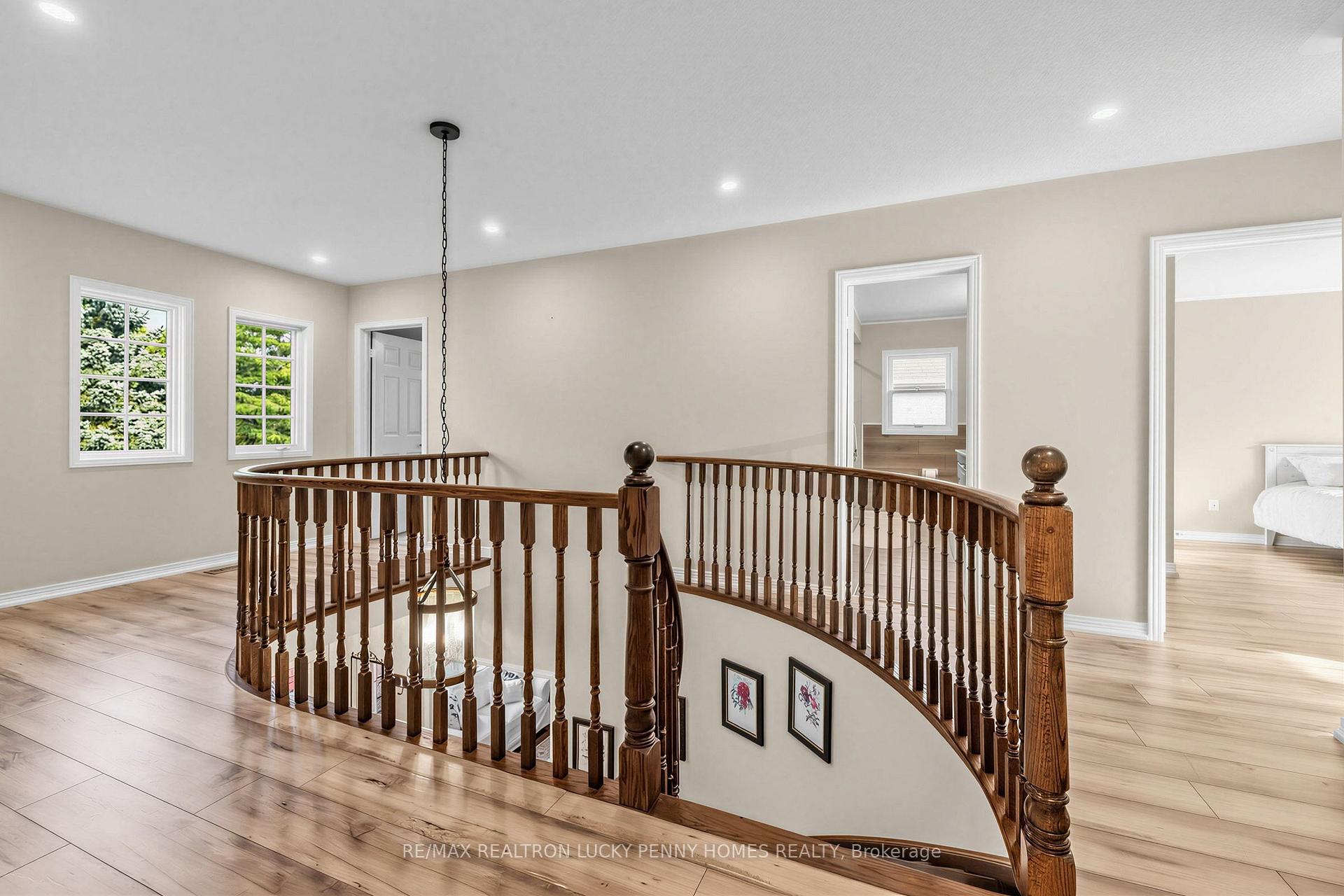 Photo 22 of 71 Fawnbrook Circle, Markham, Unionville — HOMEH