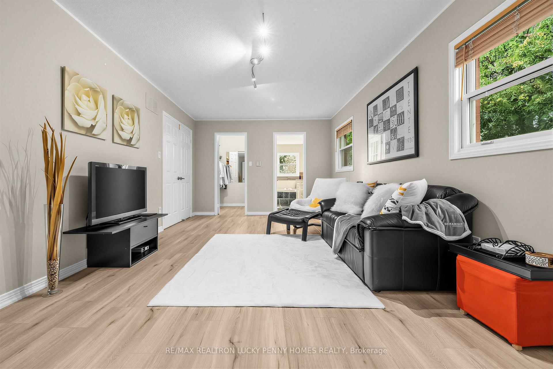 Photo 24 of 71 Fawnbrook Circle, Markham, Unionville — HOMEH