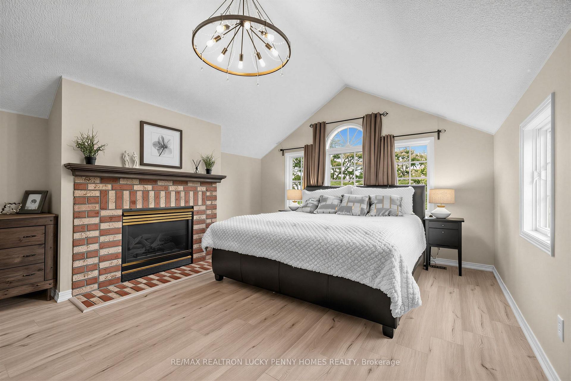 Photo 25 of 71 Fawnbrook Circle, Markham, Unionville — HOMEH