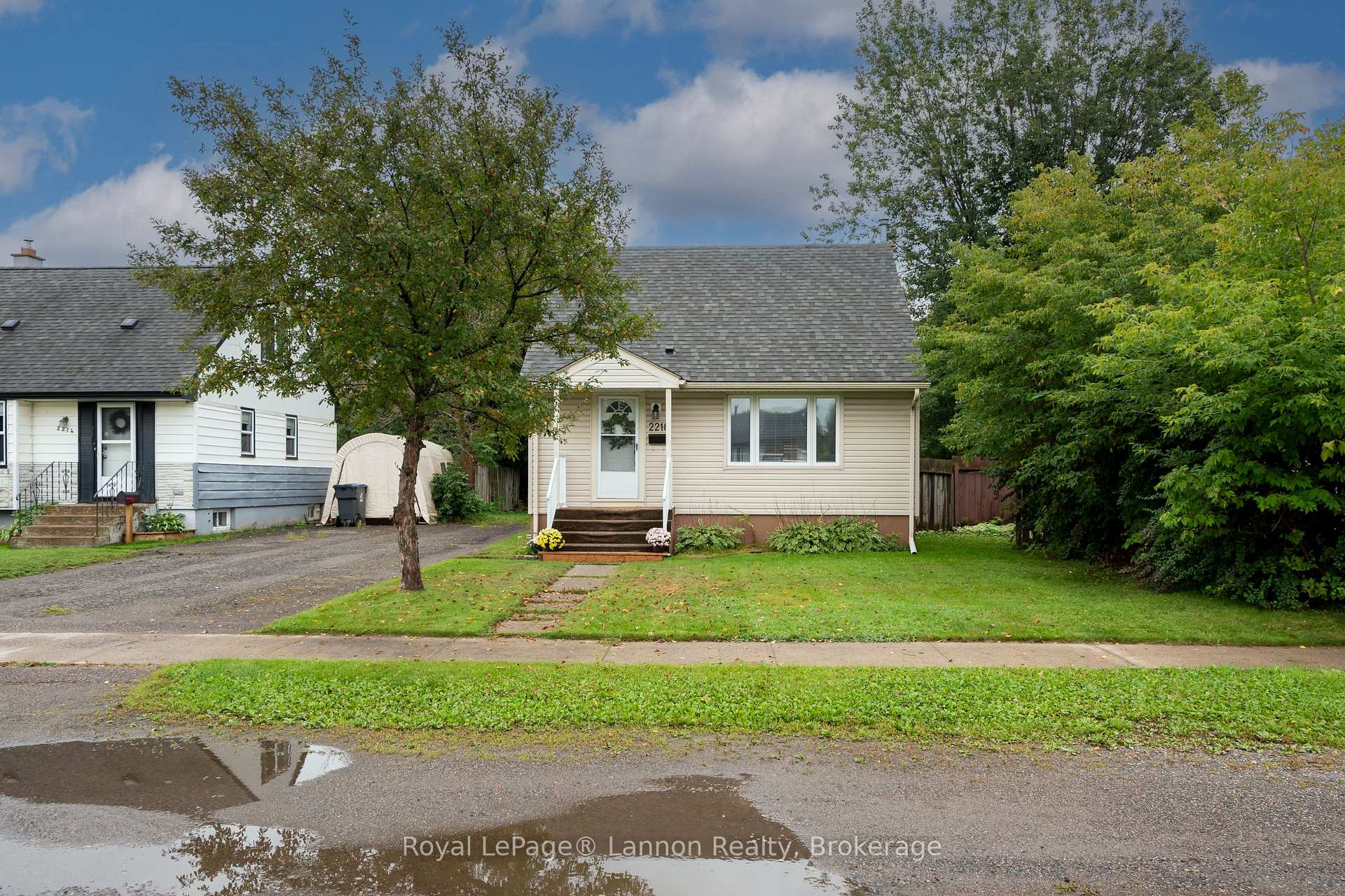 Photo 1 of 2218 Isabella Street E, Thunder Bay, Green Acres — HOMEH