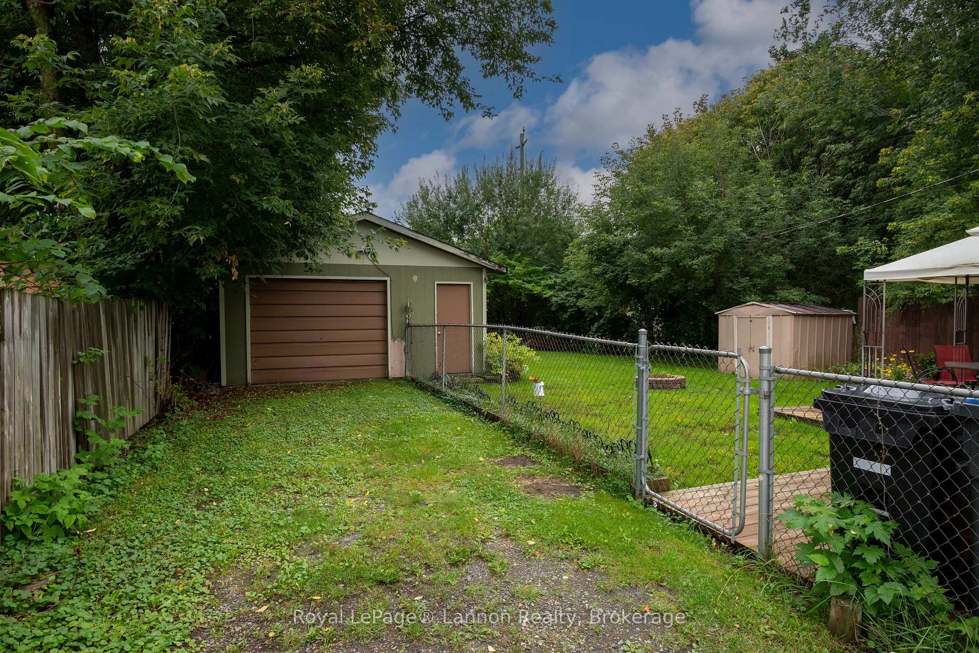 Photo 5 of 2218 Isabella Street E, Thunder Bay, Green Acres — HOMEH