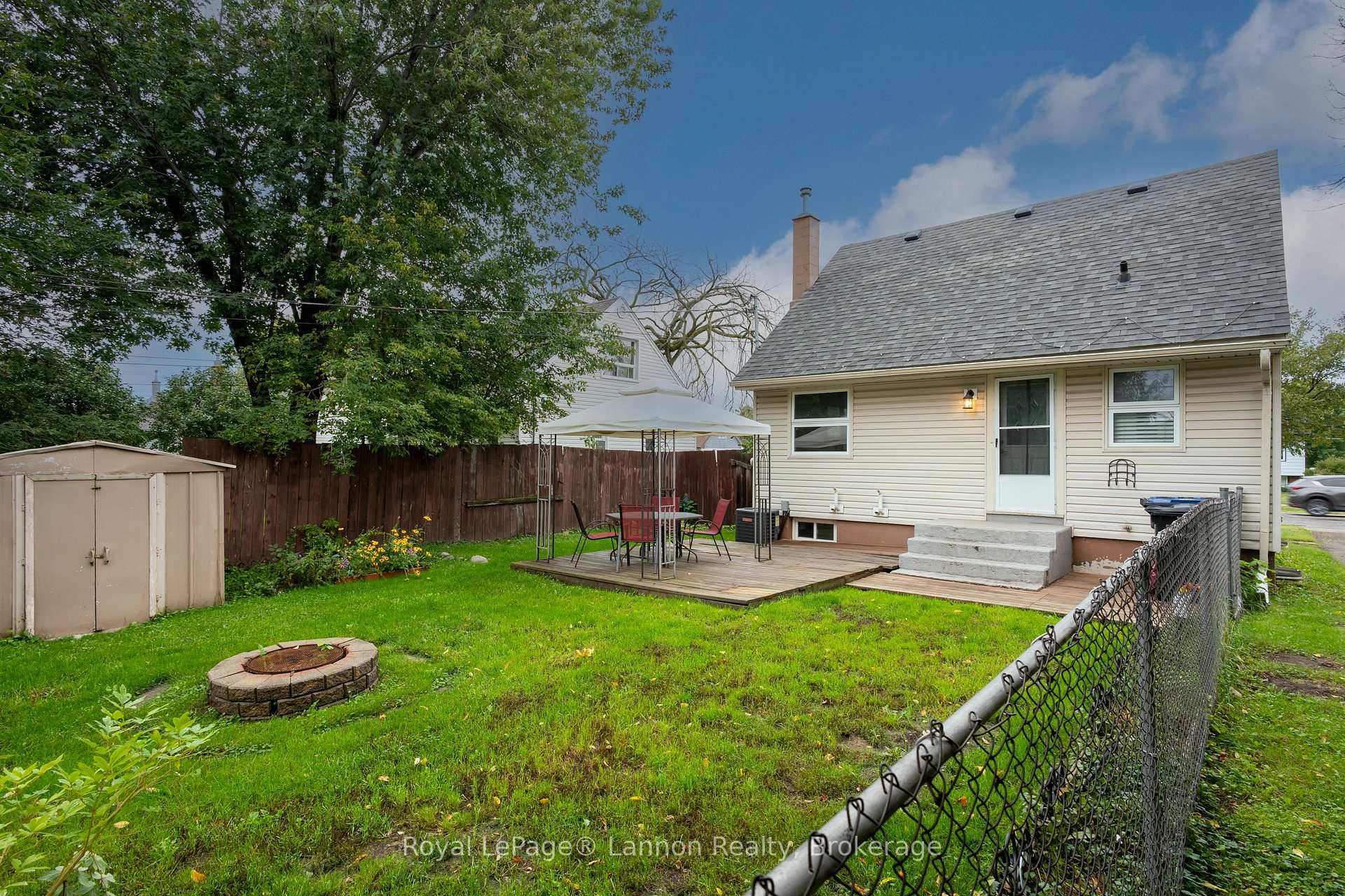 Photo 6 of 2218 Isabella Street E, Thunder Bay, Green Acres — HOMEH