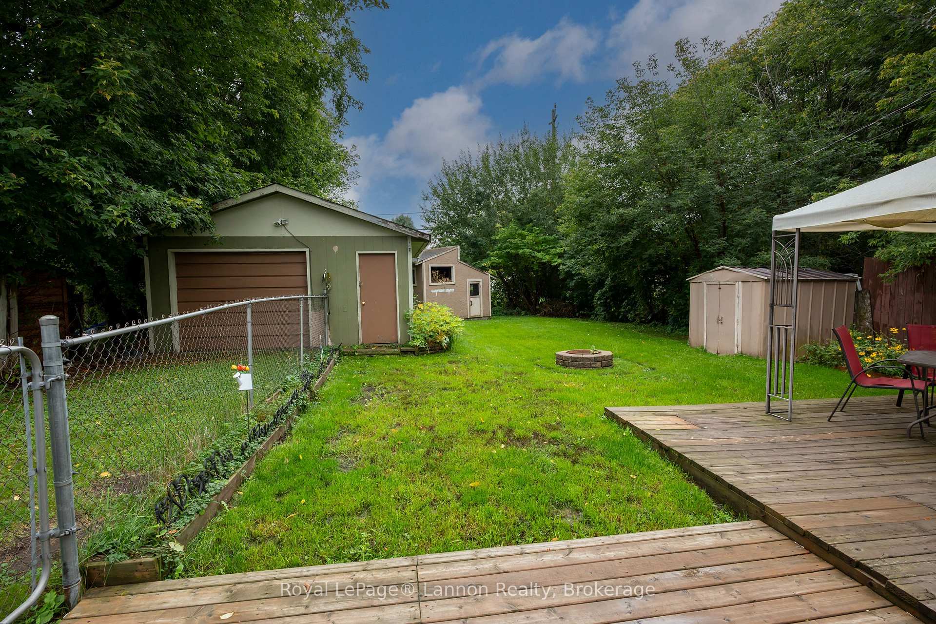 Photo 7 of 2218 Isabella Street E, Thunder Bay, Green Acres — HOMEH