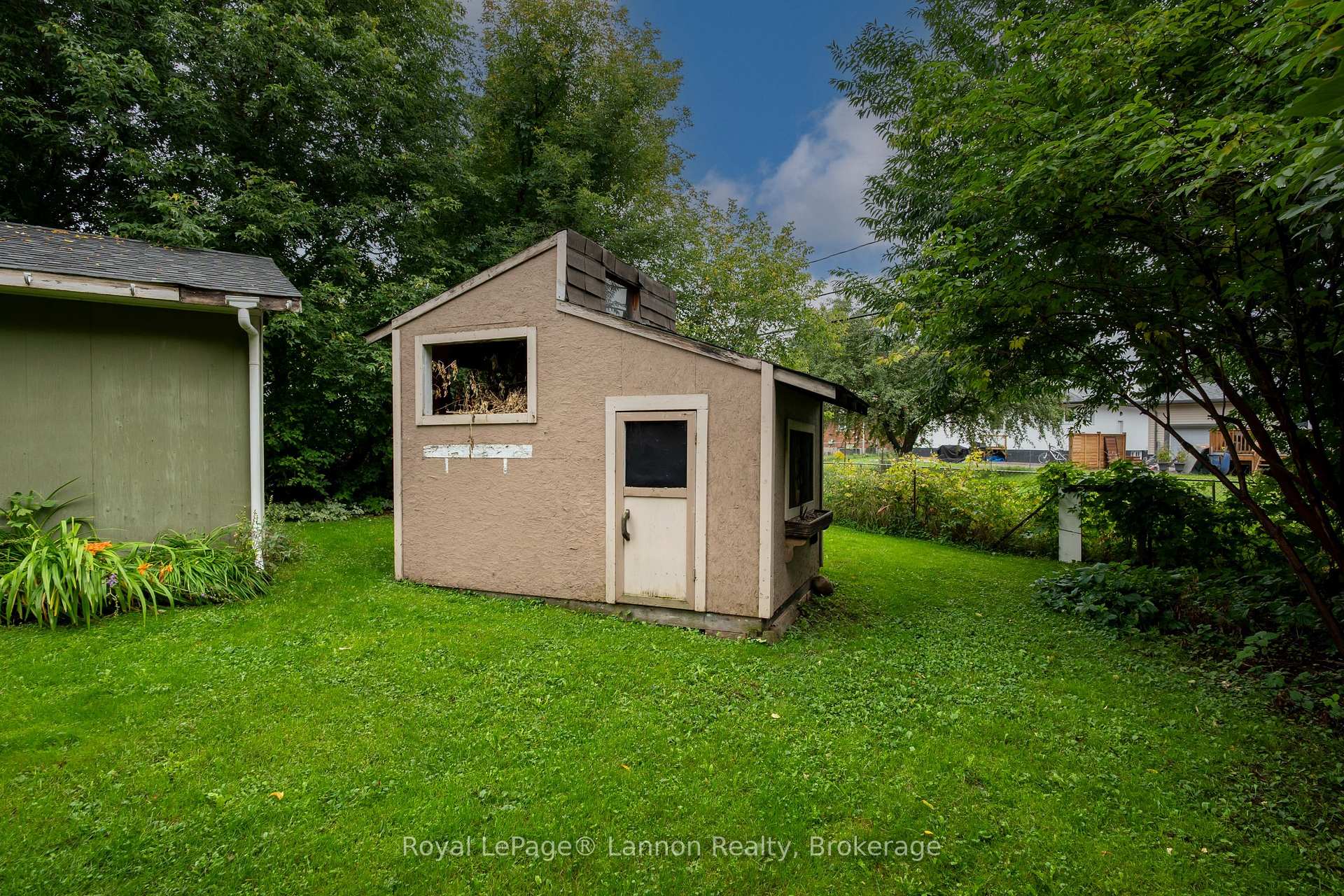 Photo 11 of 2218 Isabella Street E, Thunder Bay, Green Acres — HOMEH
