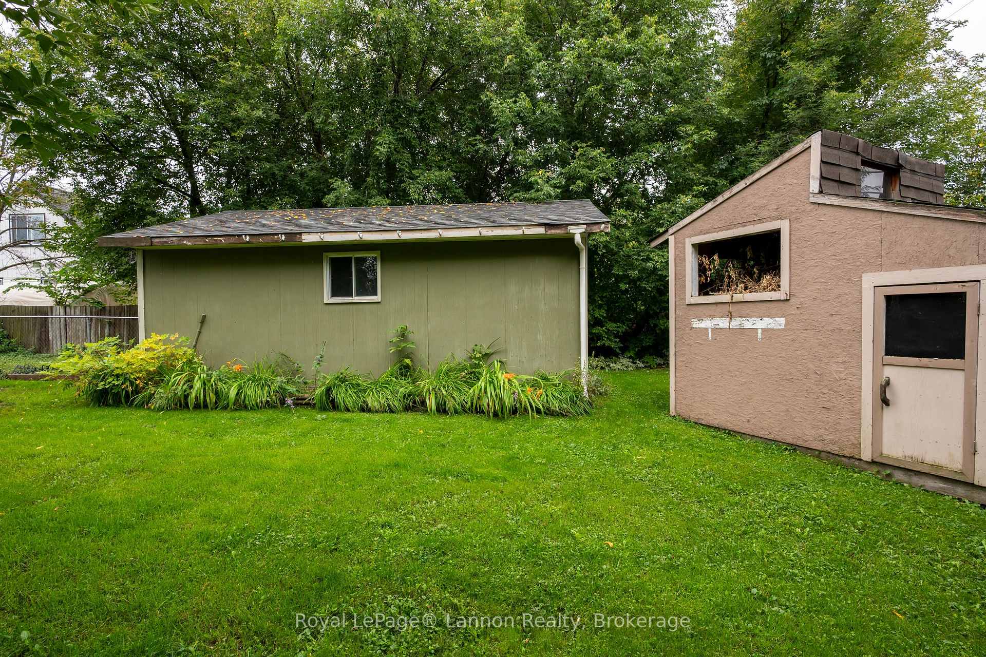 Photo 12 of 2218 Isabella Street E, Thunder Bay, Green Acres — HOMEH