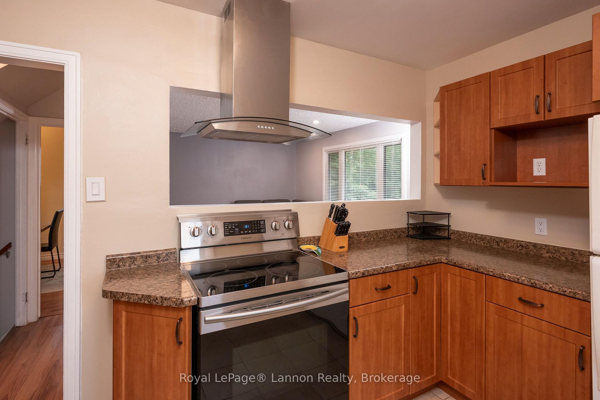 Photo 14 of 2218 Isabella Street E, Thunder Bay, Green Acres — HOMEH