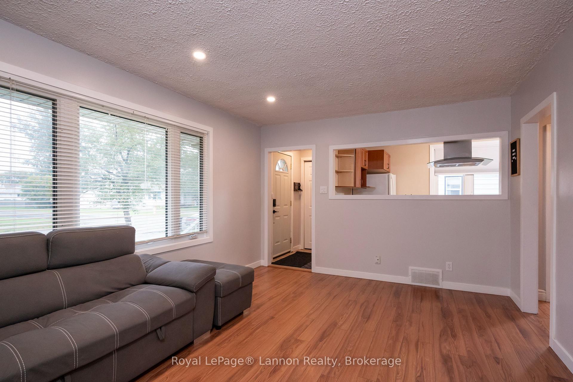 Photo 22 of 2218 Isabella Street E, Thunder Bay, Green Acres — HOMEH