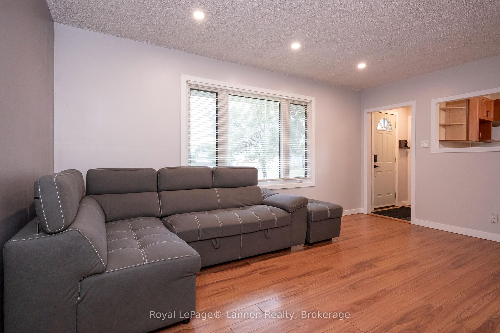 Photo 23 of 2218 Isabella Street E, Thunder Bay, Green Acres — HOMEH