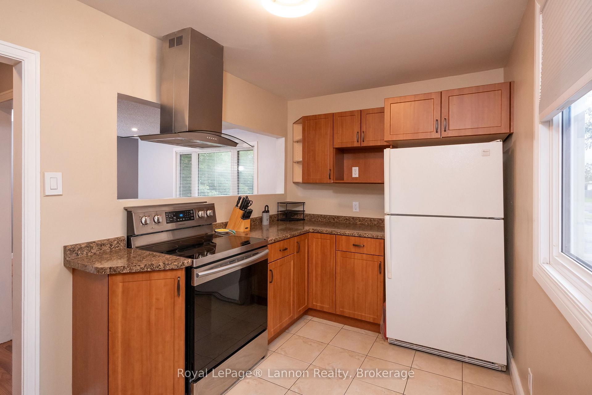 Photo 26 of 2218 Isabella Street E, Thunder Bay, Green Acres — HOMEH