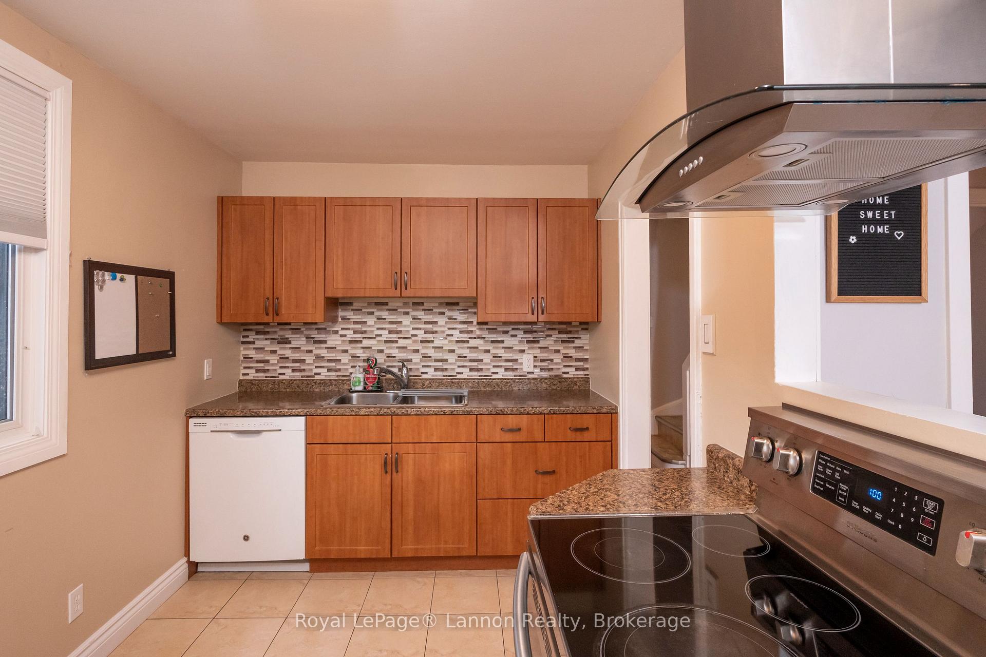 Photo 27 of 2218 Isabella Street E, Thunder Bay, Green Acres — HOMEH
