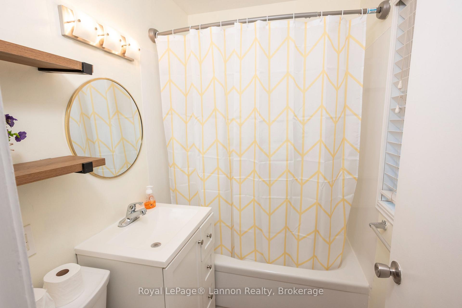 Photo 30 of 2218 Isabella Street E, Thunder Bay, Green Acres — HOMEH