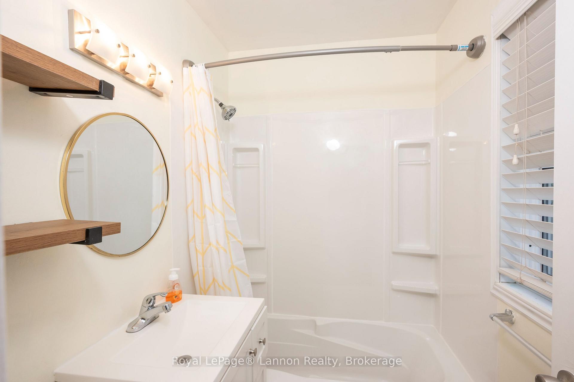 Photo 31 of 2218 Isabella Street E, Thunder Bay, Green Acres — HOMEH