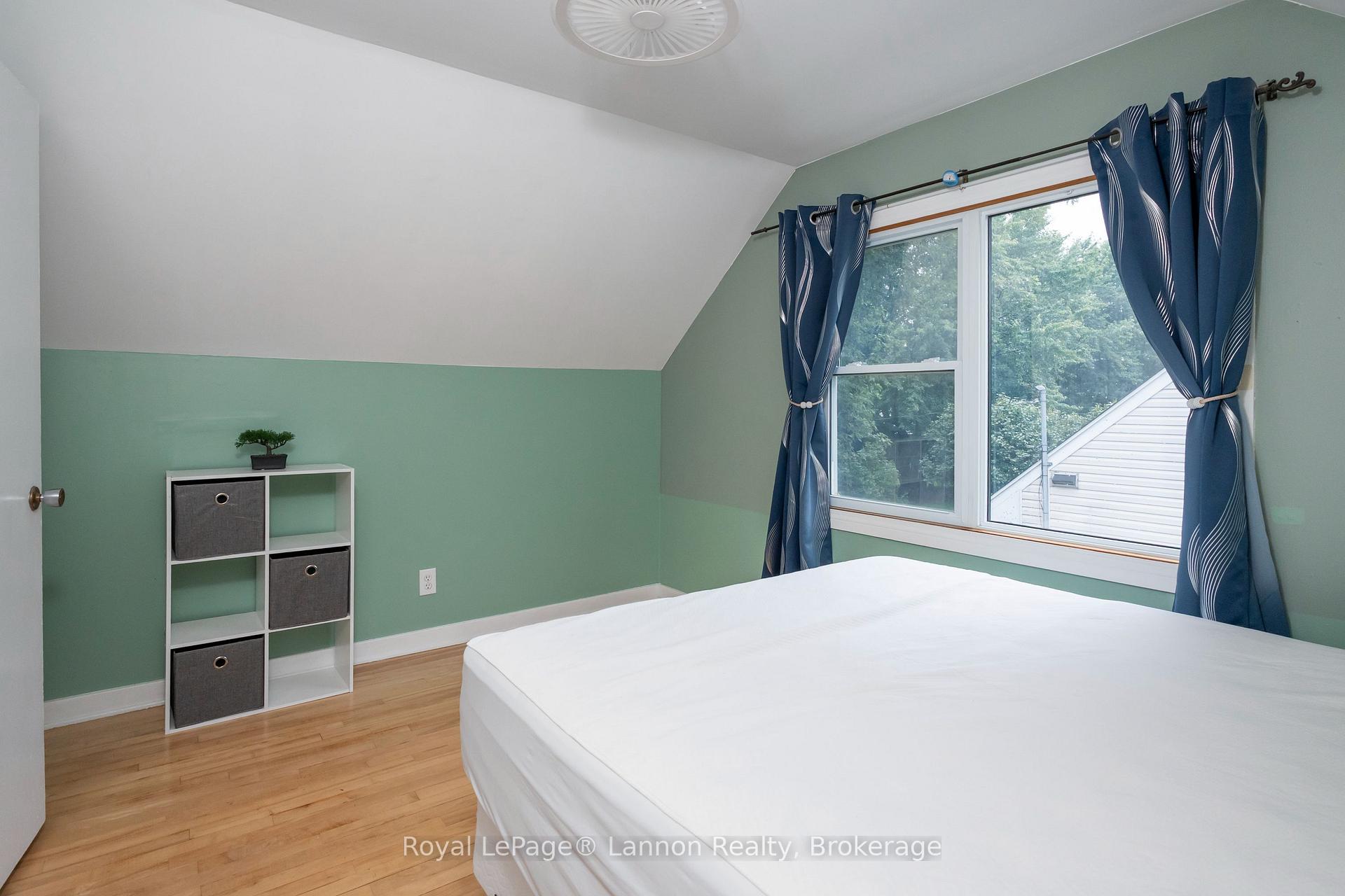 Photo 32 of 2218 Isabella Street E, Thunder Bay, Green Acres — HOMEH