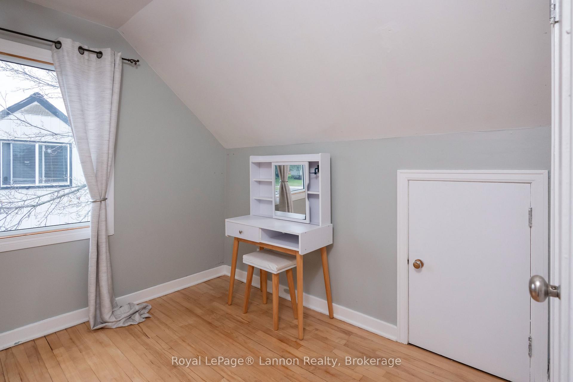 Photo 35 of 2218 Isabella Street E, Thunder Bay, Green Acres — HOMEH
