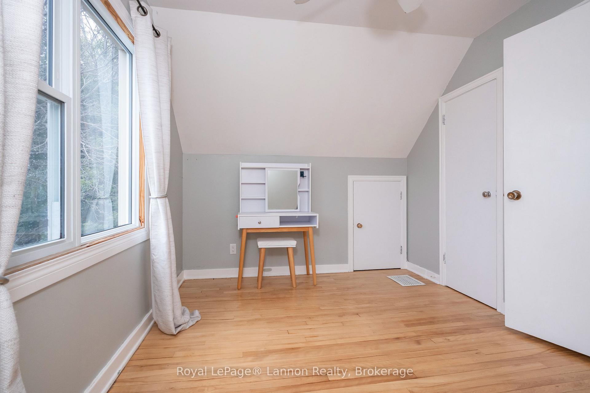 Photo 38 of 2218 Isabella Street E, Thunder Bay, Green Acres — HOMEH