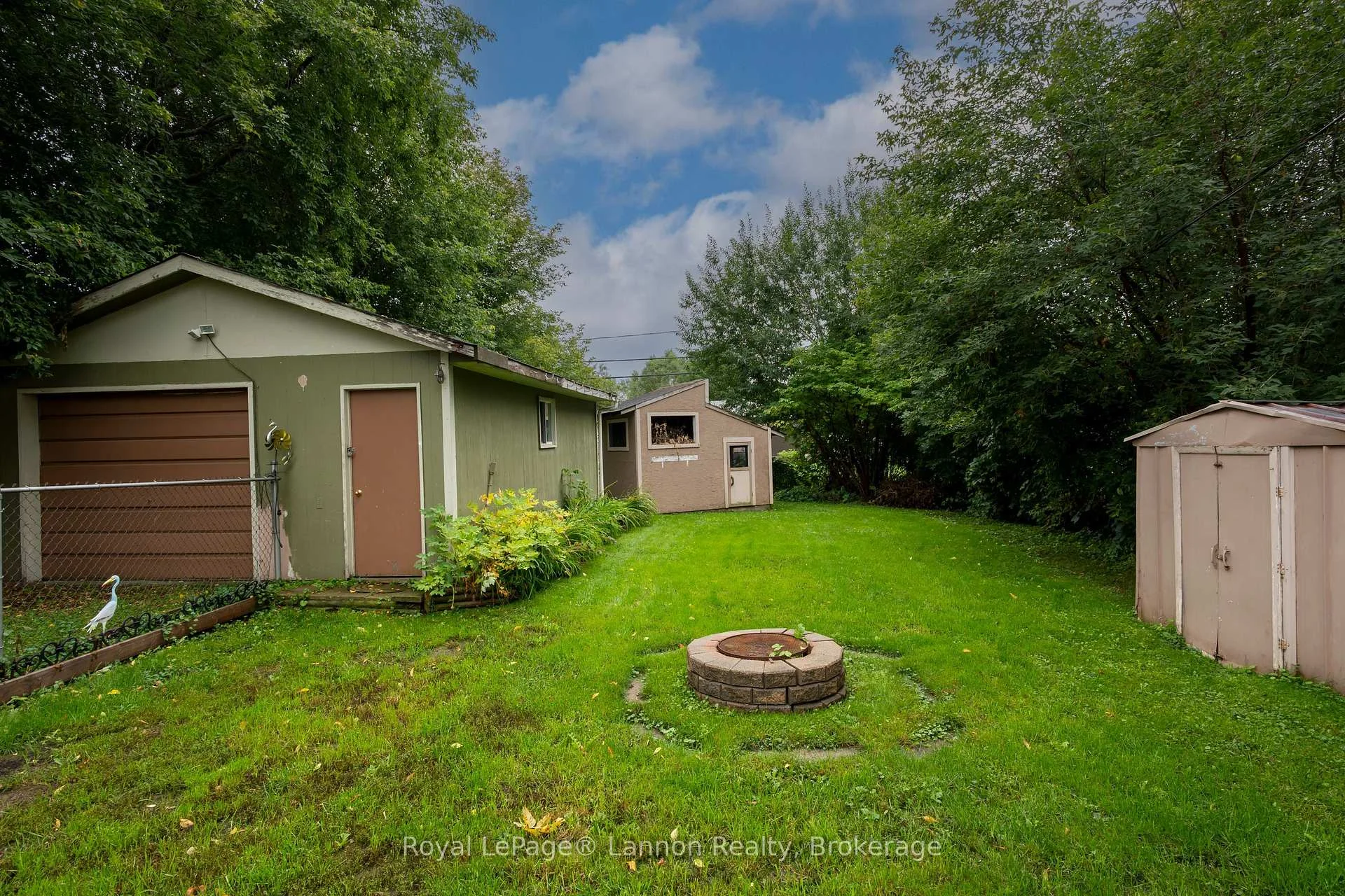 Photo 10 of 2218 Isabella Street E, Thunder Bay, Green Acres — HOMEH