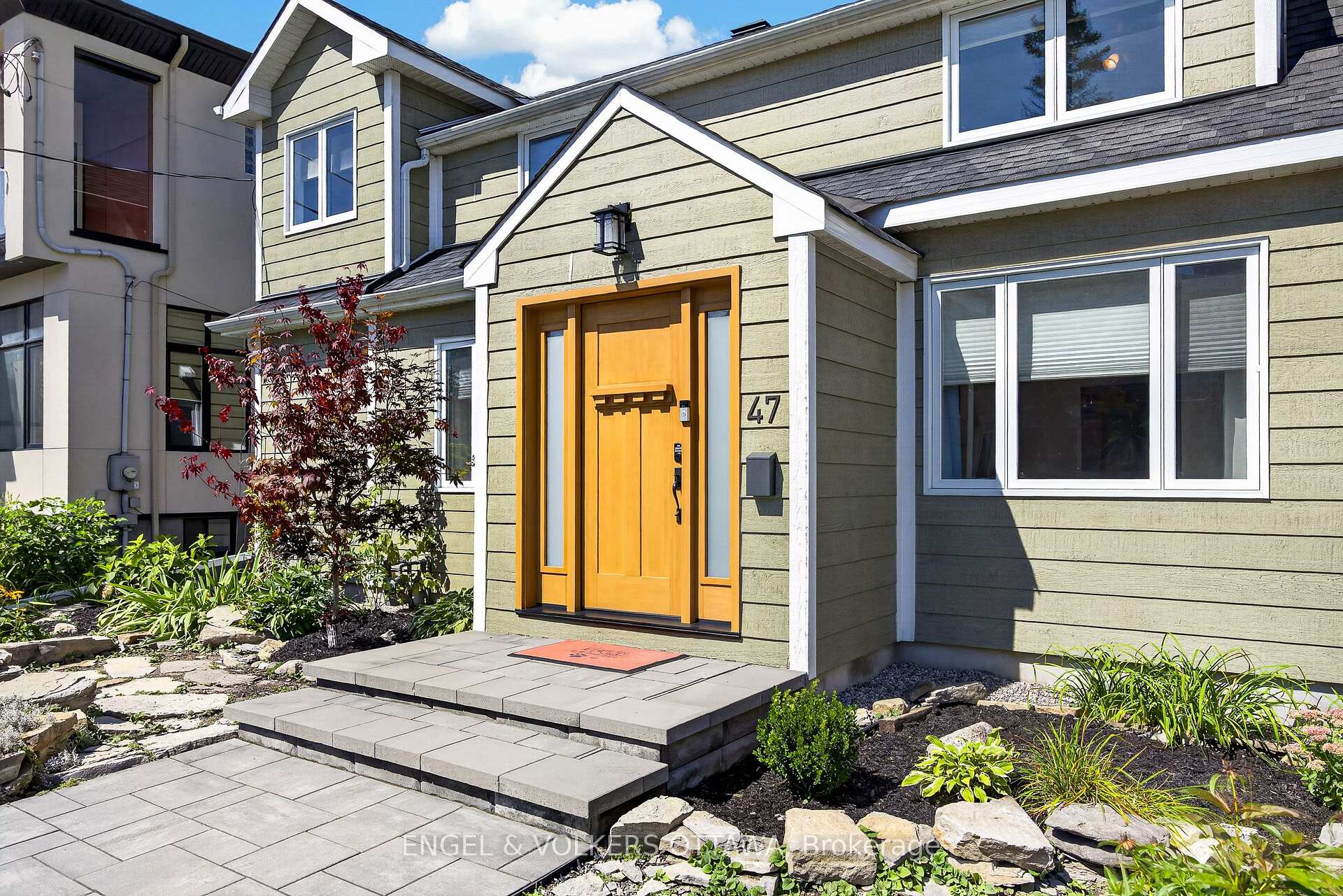 Photo 2 of 47 Gould Street, Ottawa, Ottawa West — HOMEH
