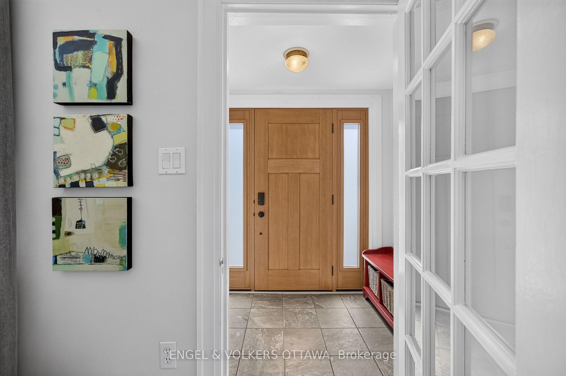 Photo 3 of 47 Gould Street, Ottawa, Ottawa West — HOMEH