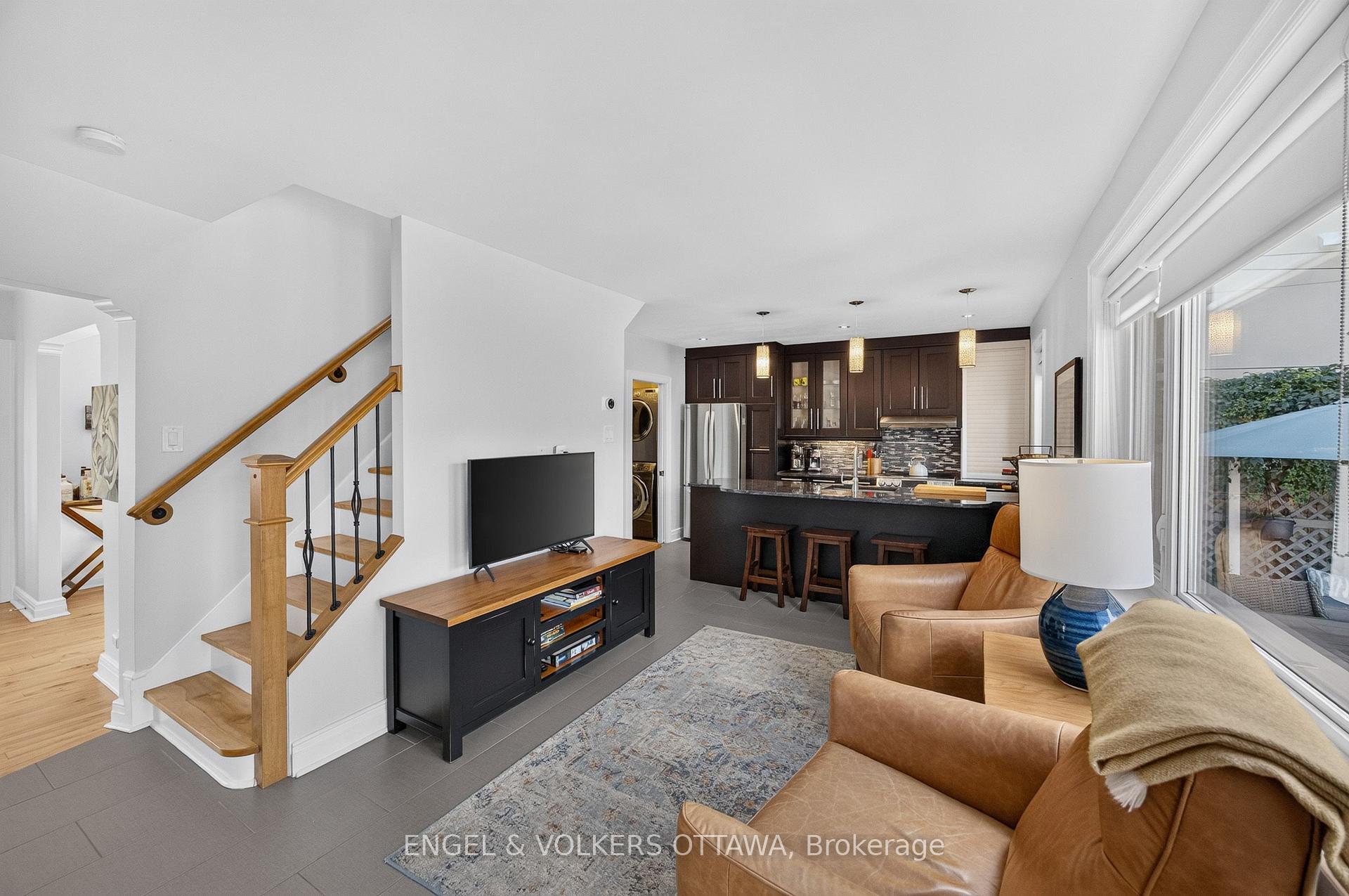Photo 9 of 47 Gould Street, Ottawa, Ottawa West — HOMEH