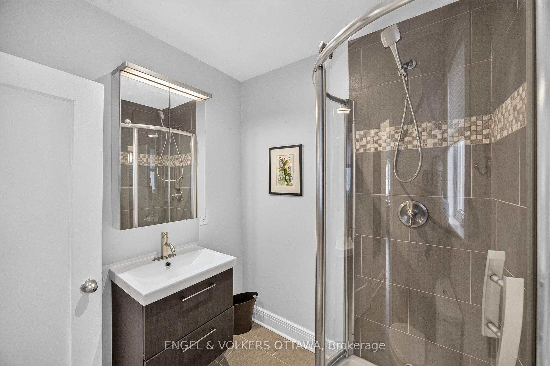 Photo 19 of 47 Gould Street, Ottawa, Ottawa West — HOMEH