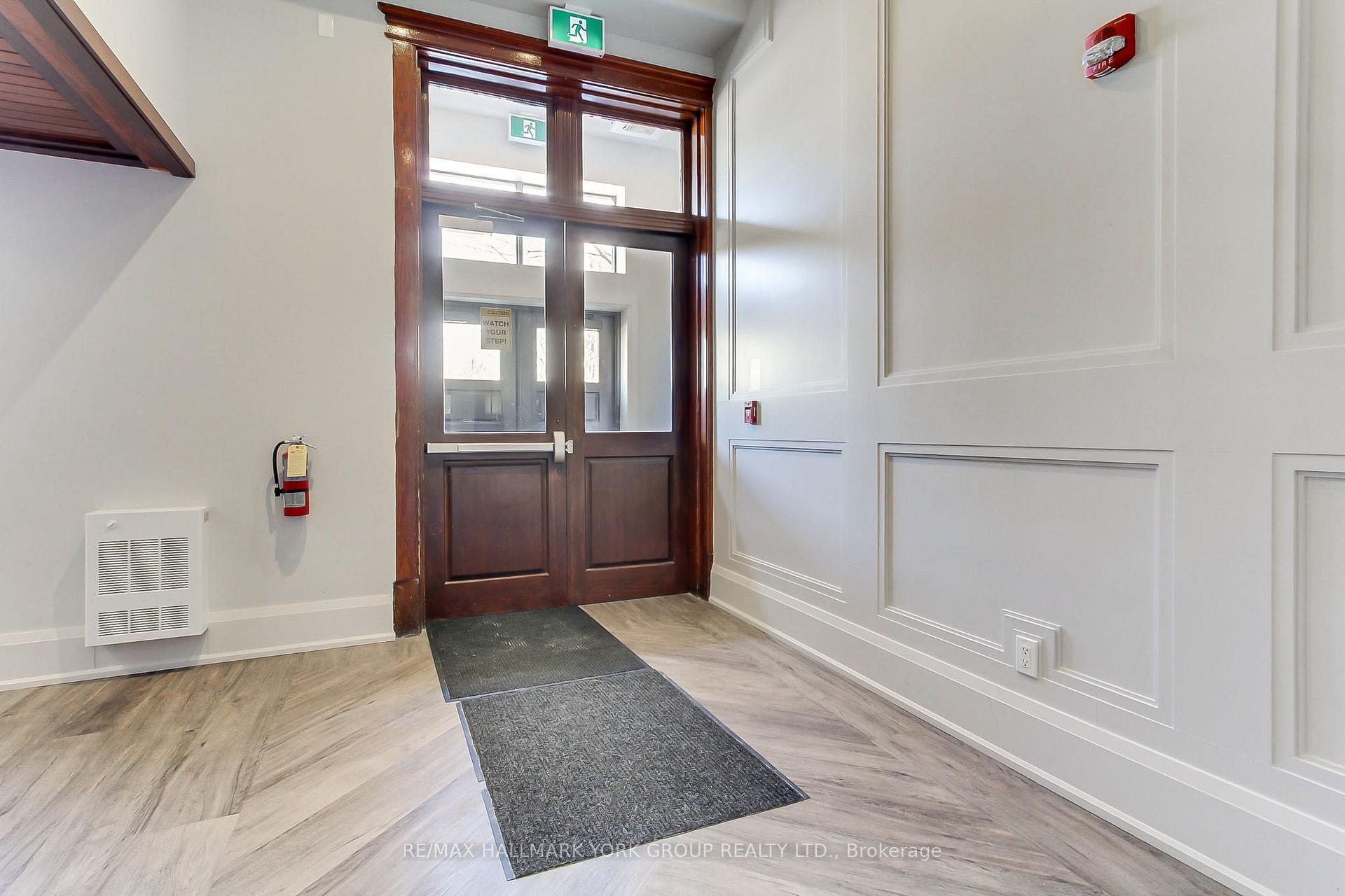Photo 4 of Unit 203, 400 Park Avenue, Newmarket, Central Newmarket — HOMEH