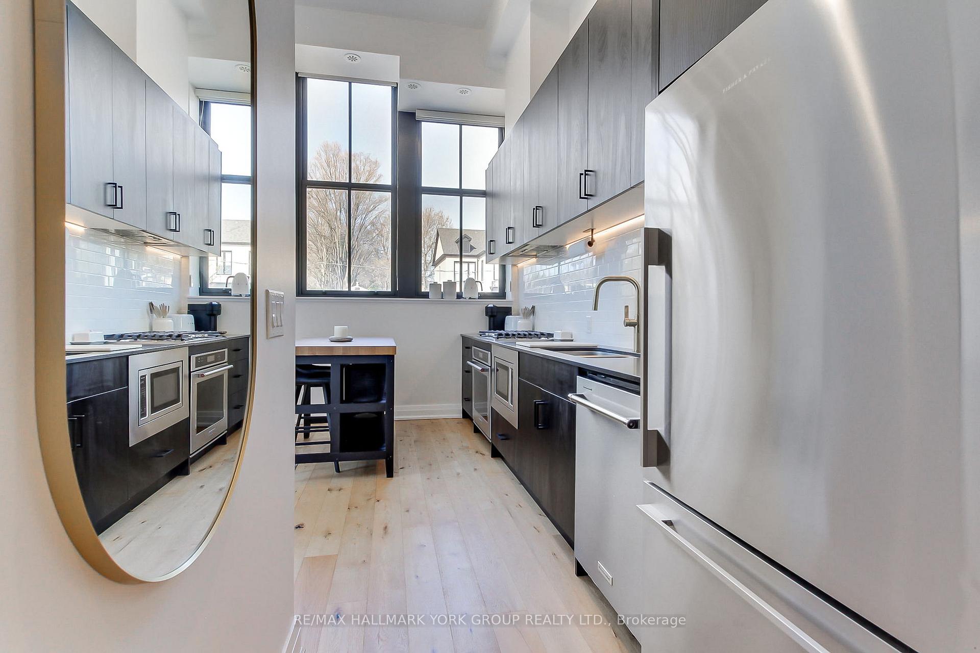 Photo 11 of Unit 203, 400 Park Avenue, Newmarket, Central Newmarket — HOMEH