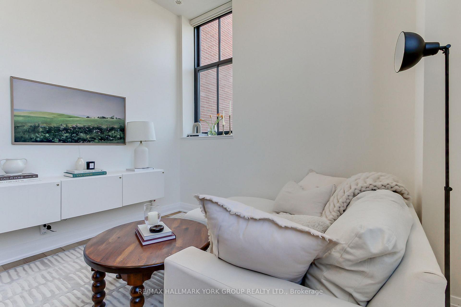 Photo 18 of Unit 203, 400 Park Avenue, Newmarket, Central Newmarket — HOMEH