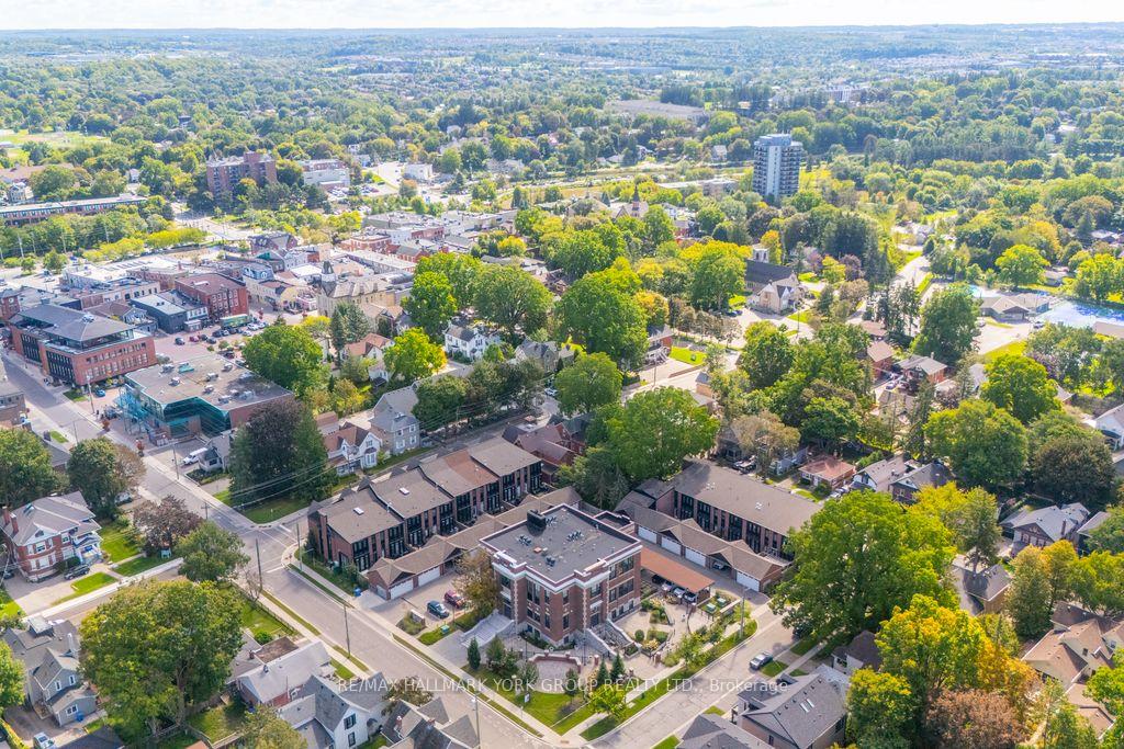 Photo 35 of Unit 203, 400 Park Avenue, Newmarket, Central Newmarket — HOMEH