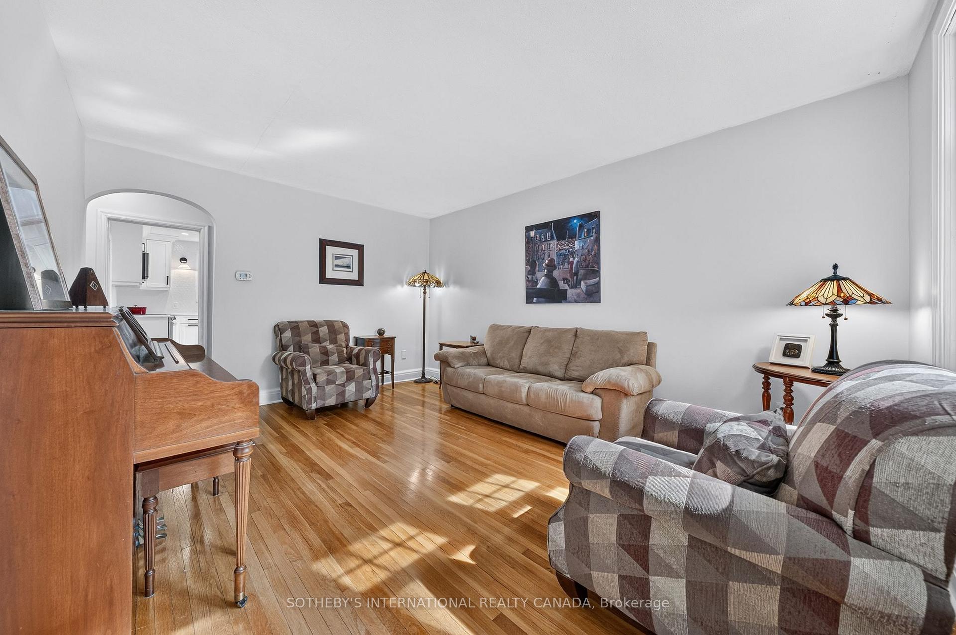 Photo 2 of 38 Roslin Avenue S, Waterloo, Uptown West — HOMEH