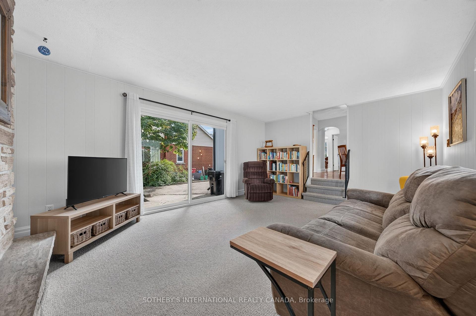 Photo 12 of 38 Roslin Avenue S, Waterloo, Uptown West — HOMEH