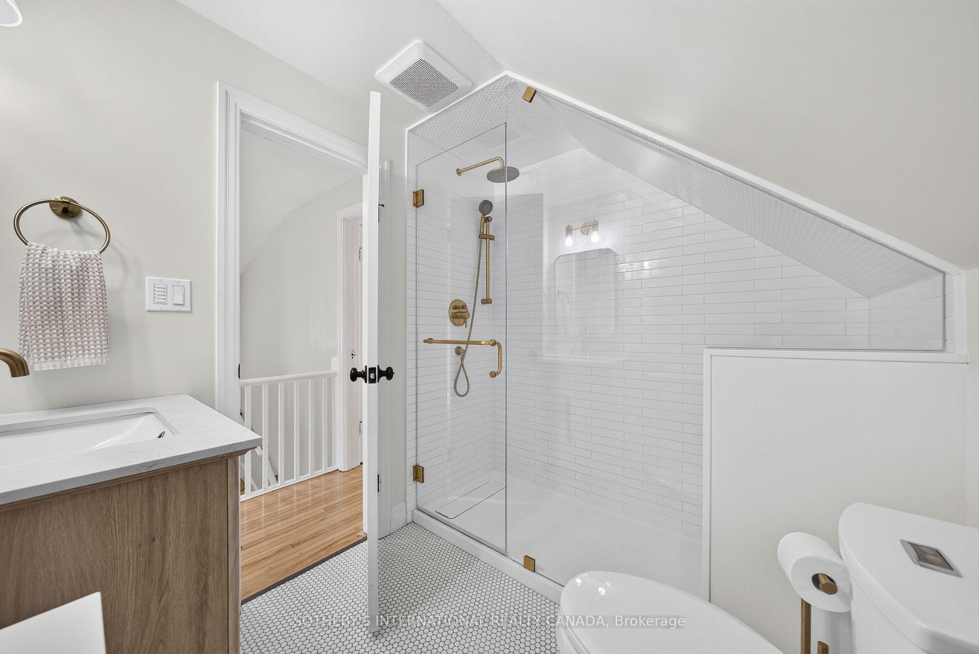 Photo 20 of 38 Roslin Avenue S, Waterloo, Uptown West — HOMEH