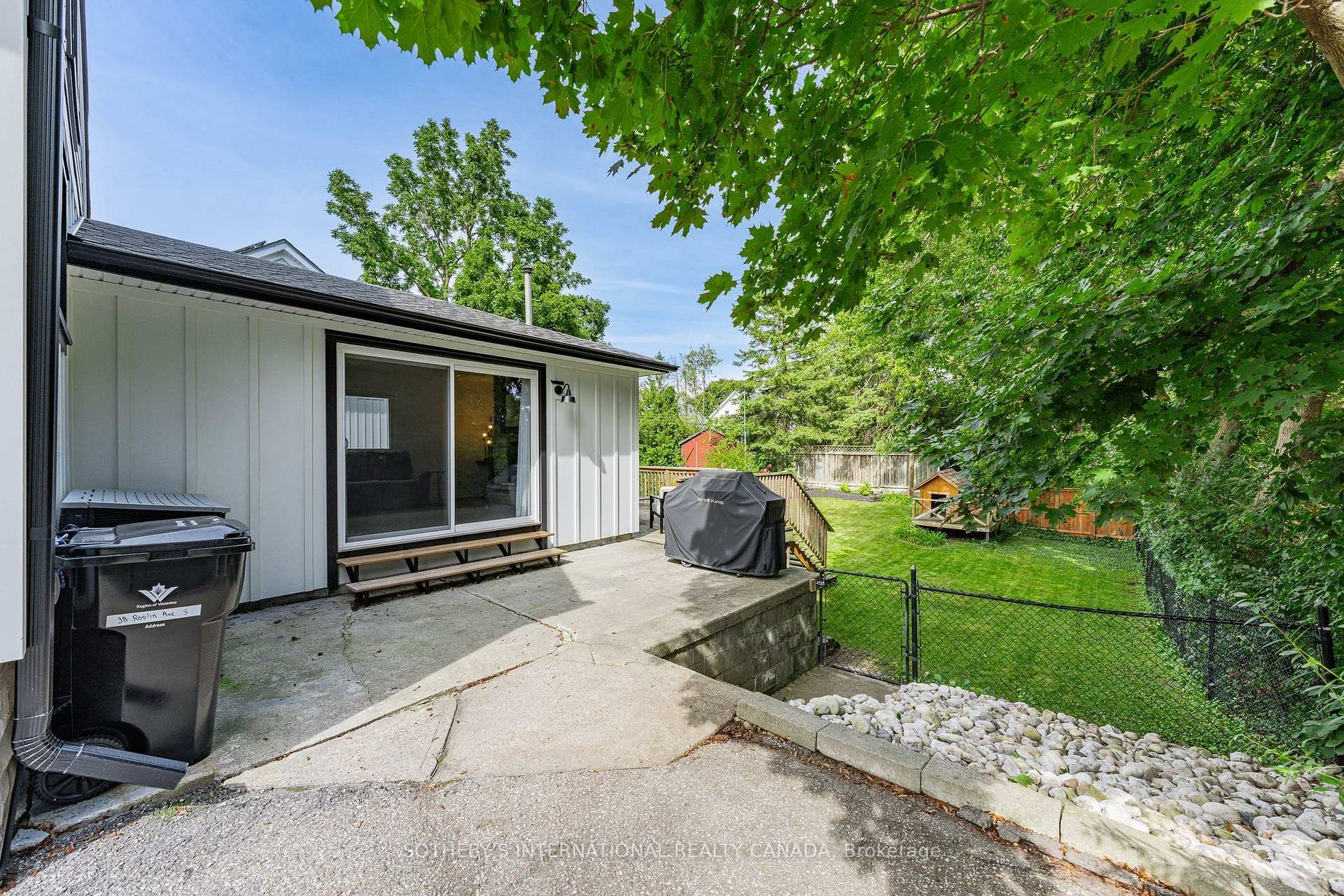 Photo 23 of 38 Roslin Avenue S, Waterloo, Uptown West — HOMEH