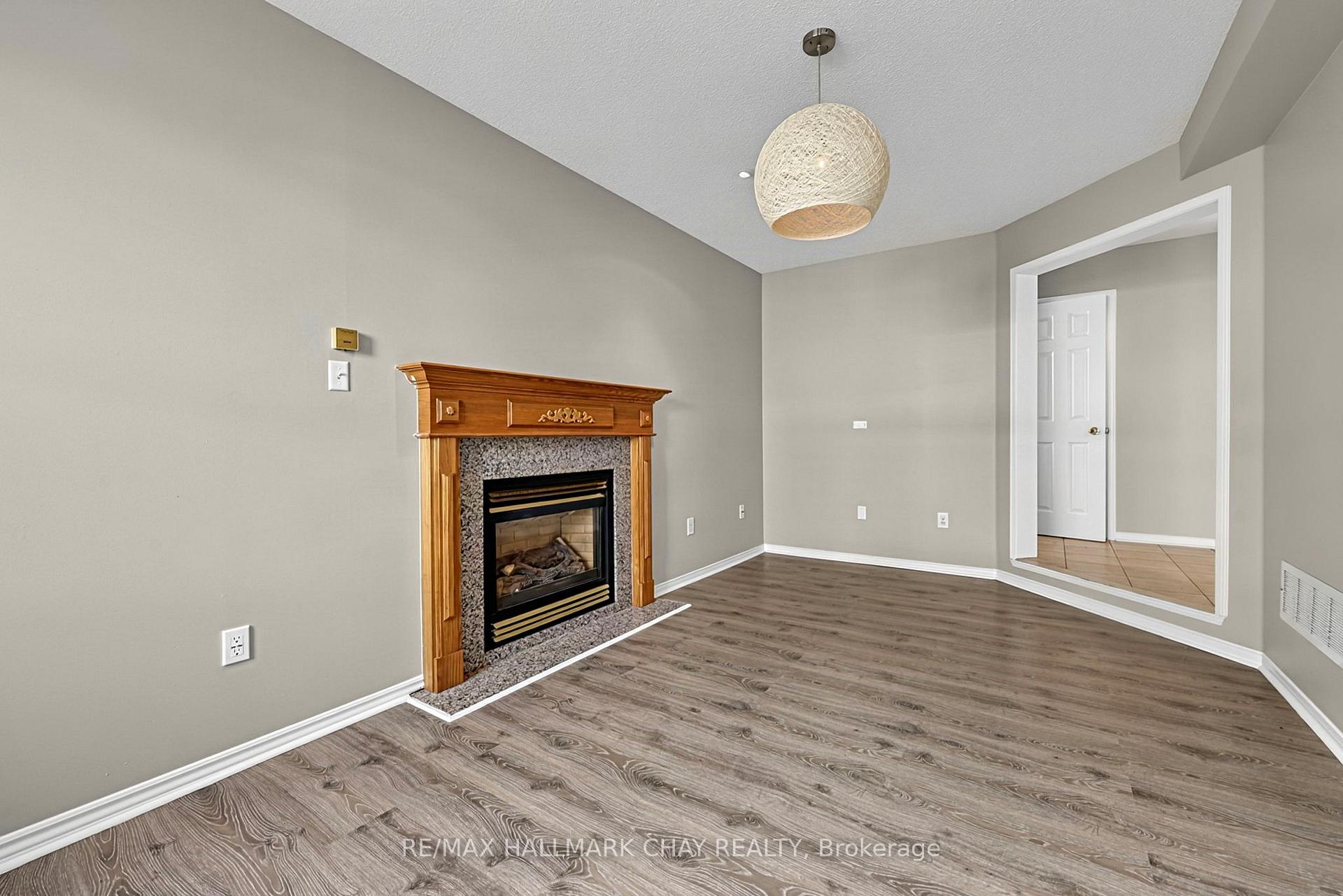 Photo 21 of 50 Loon Avenue, Barrie, Painswick South — HOMEH