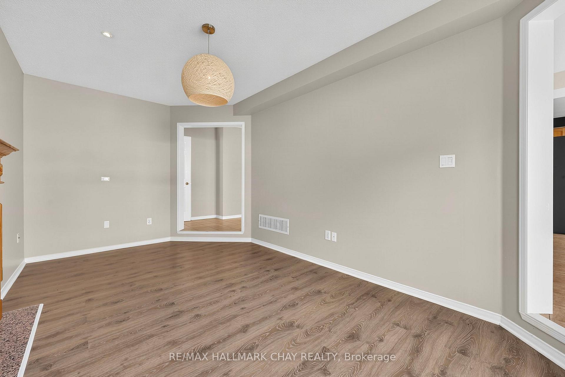 Photo 22 of 50 Loon Avenue, Barrie, Painswick South — HOMEH