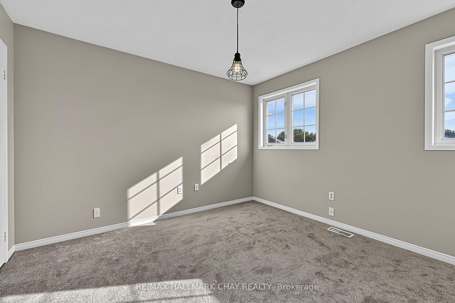 Photo 33 of 50 Loon Avenue, Barrie, Painswick South — HOMEH