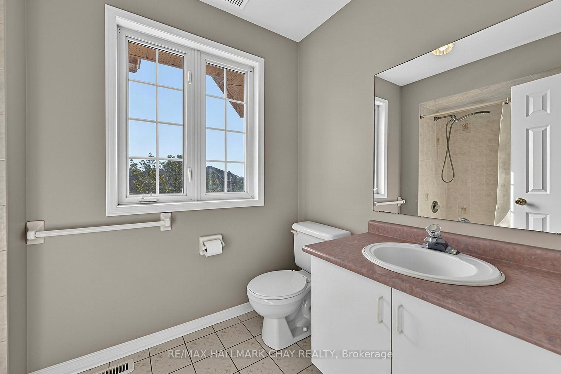 Photo 37 of 50 Loon Avenue, Barrie, Painswick South — HOMEH
