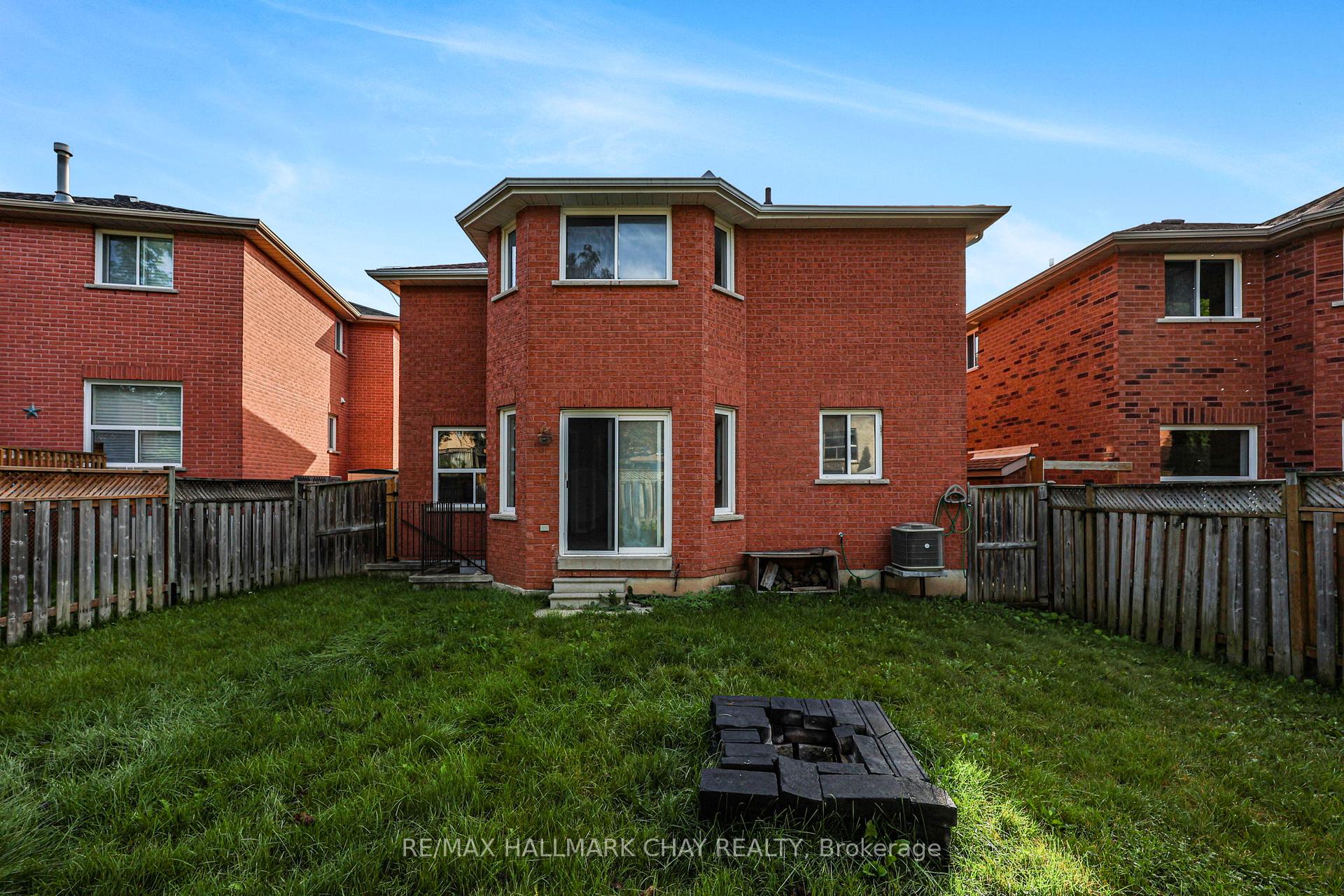 Photo 41 of 50 Loon Avenue, Barrie, Painswick South — HOMEH