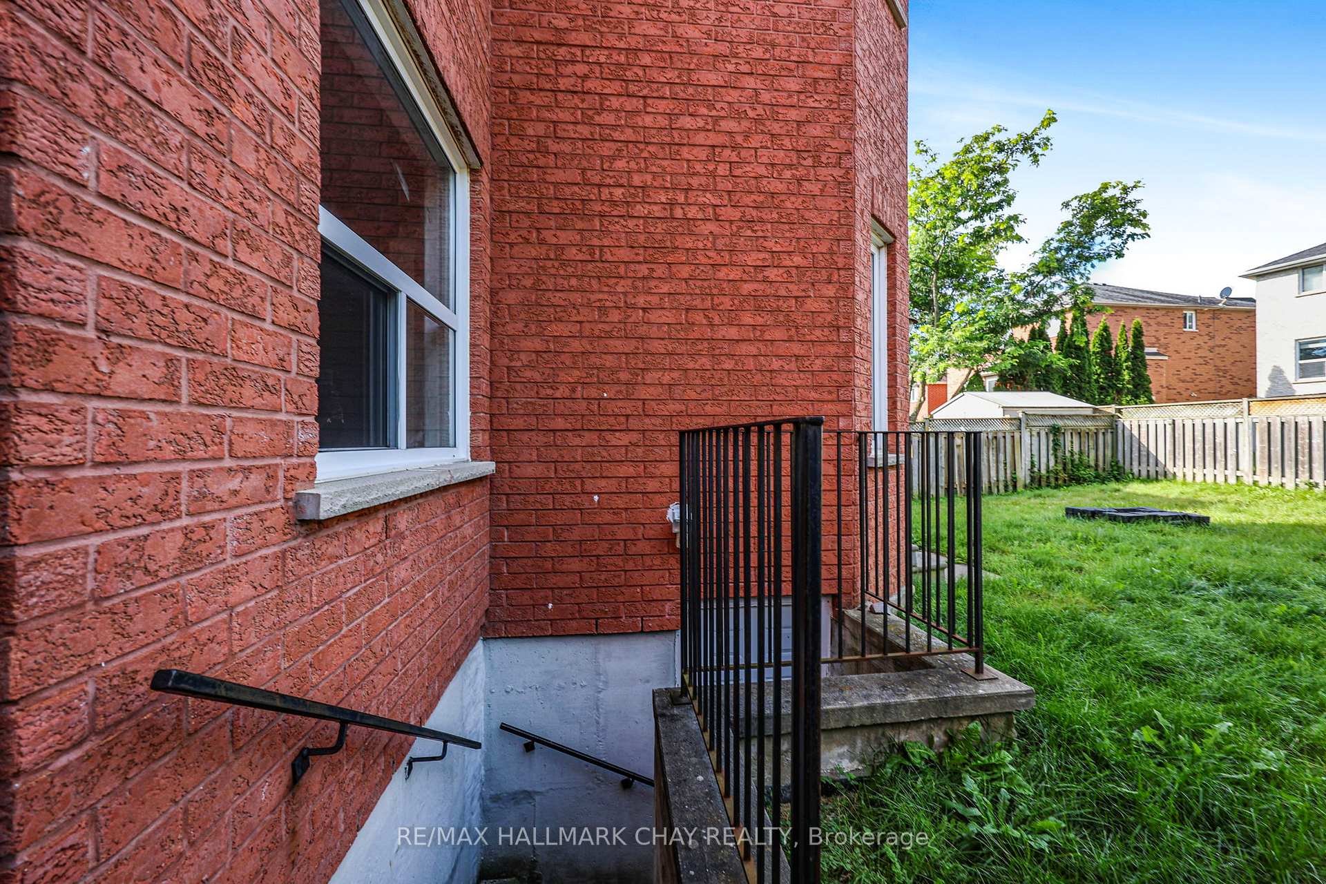 Photo 46 of 50 Loon Avenue, Barrie, Painswick South — HOMEH